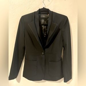 Tahari black tuxedo jacket size 2
